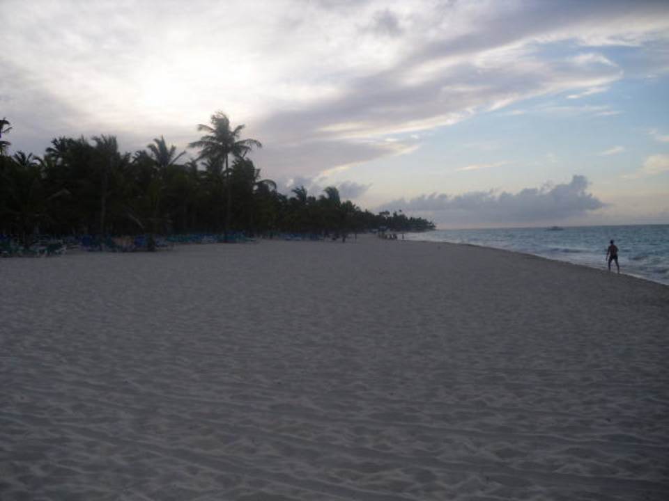 Strand am Abend Hotel Riu Bambu