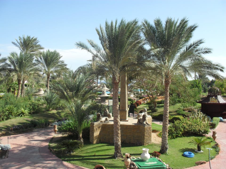 Ogród Parrotel Beach Resort