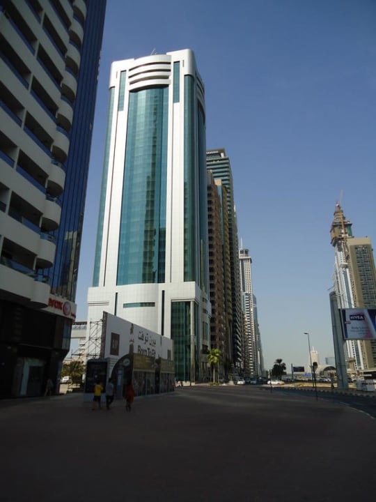 Das Hotel von Außen Towers Rotana