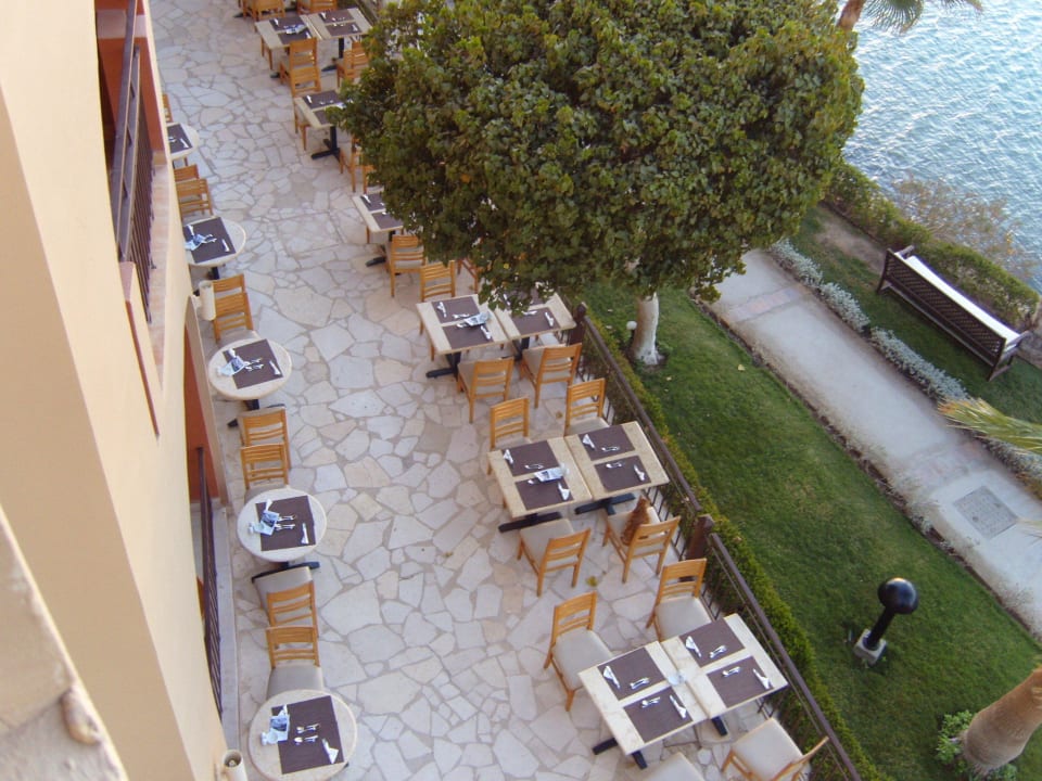Außenplätze vom Restaurant ! Hotel Three Corners Ocean View prestige - Adults only