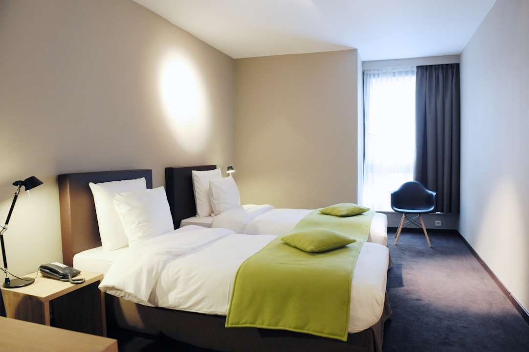 Zimmer Chelton Hotel