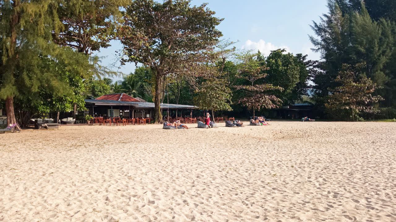 Strand Bangsak Village