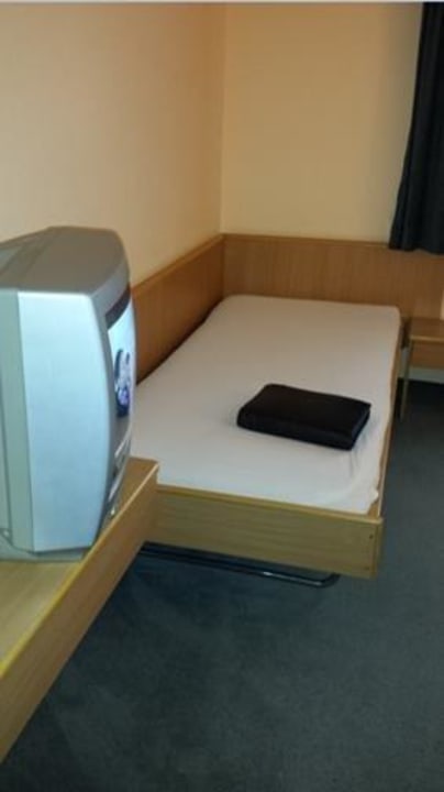 Zimmer - schlimmer als Jugendherberge Hotel am Rathaus