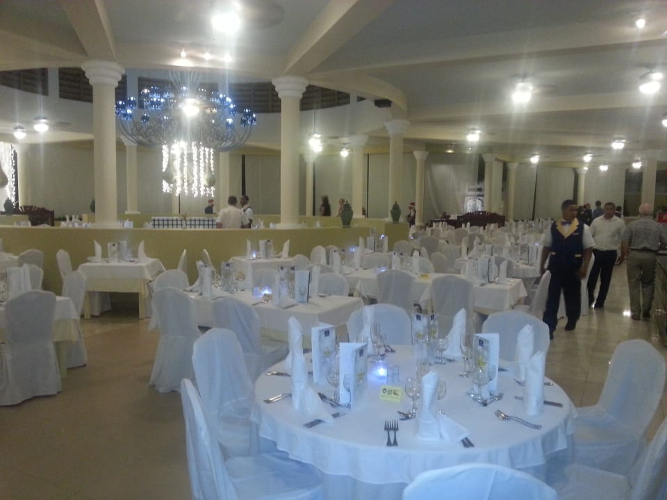 Weihnachtsgedeck Iberostar Waves Costa Dorada