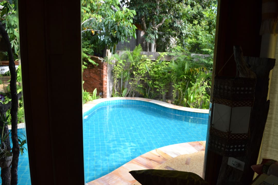 Eigener Pool, Blick aus dem Zimmer Santhiya Koh Phangan Resort & Spa