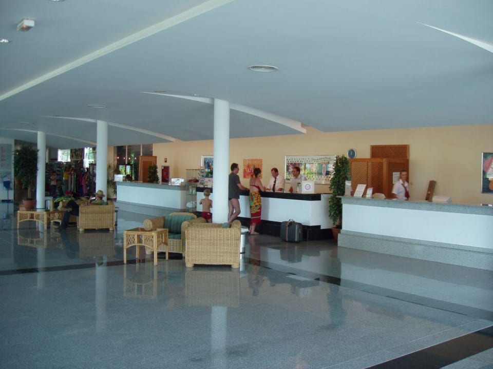 eingangshalle des hotels allsun App.-Hotel Esquinzo Beach