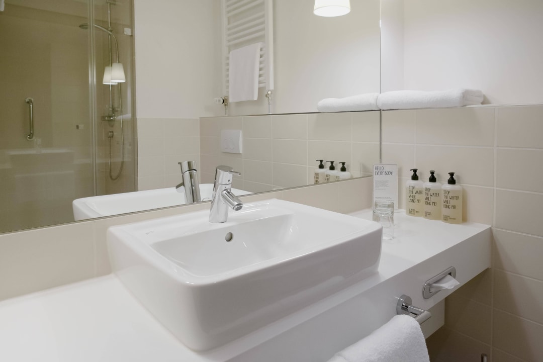 Badezimmer Raphael Hotel Wälderhaus