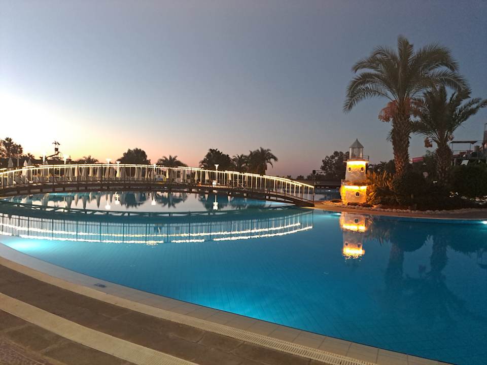 Pool Hotel Turan Prince