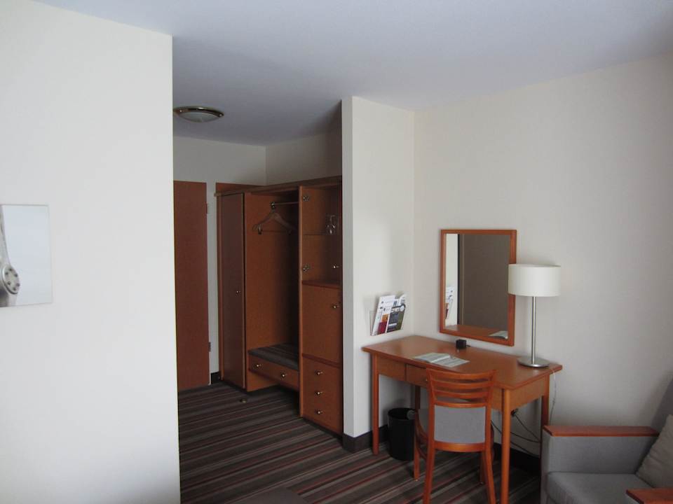 Eingangsbereich Zimmer 265 Leonardo Hotel Hamburg Airport