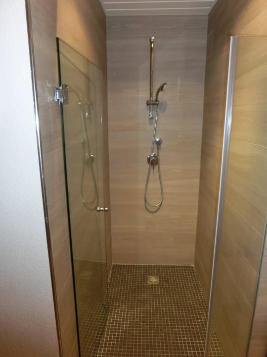 Zimmer 516 - Dusche in Raum 2 Hotel Condesa