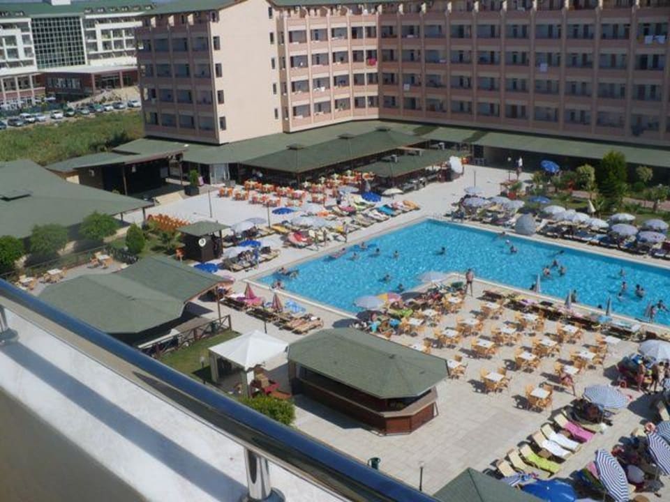 Widok z balkonu od frontu hotelu MC Arancia Resort