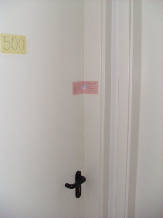 Versiegelte Zimmertüre Willy Hotel Frankfurt