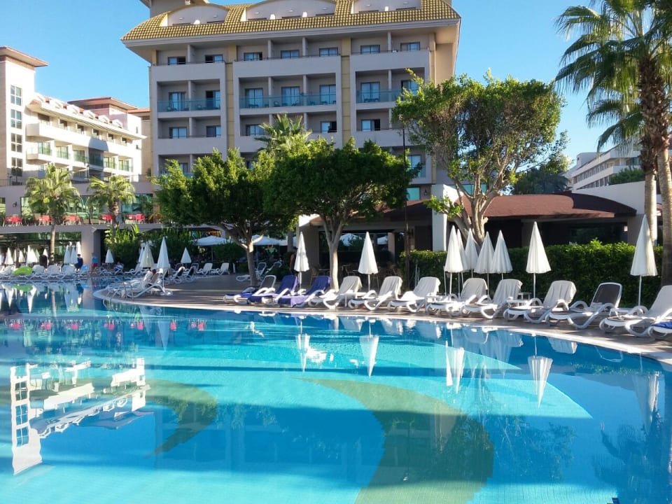 Hotel von der Poolseite  Aydinbey Kings Palace & Spa