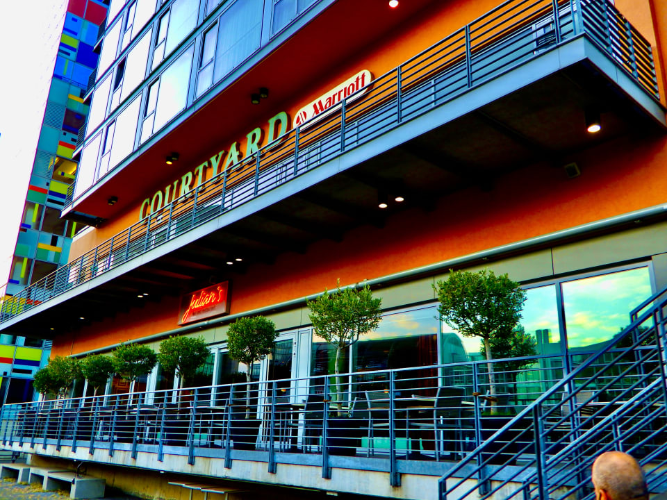 Außenansicht Hotel Courtyard by Marriott Düsseldorf Hafen
