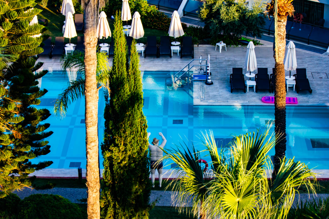 Pool Side Star Elegance