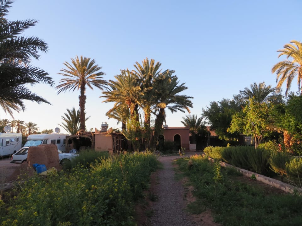 Parkplatz und Waschhaus Hotel & Camping Bivouac La Palmeraie