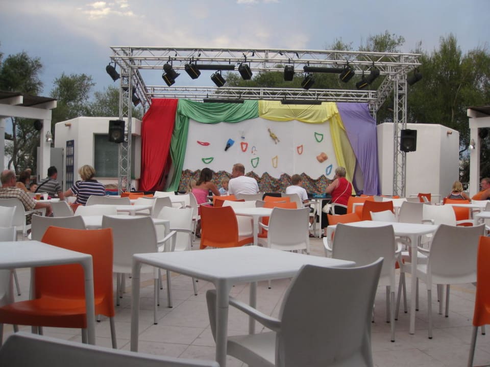 Bühne Gavimar Ariel Chico Club & Resort
