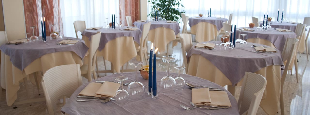 Un esempio di buffet con aperitivo Hotel Torino