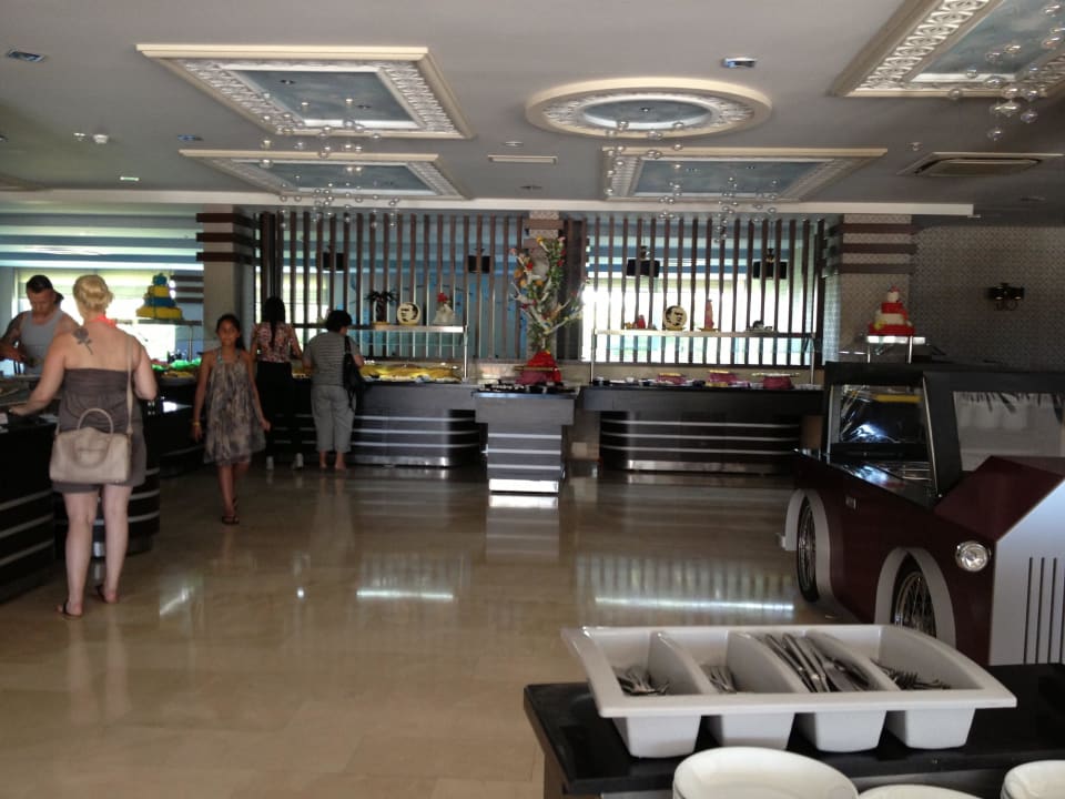 Nachtisch Seaden Corolla Hotel