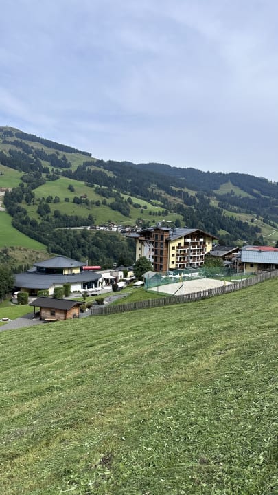 Außenansicht Familienresort Ellmauhof – das echte All Inclusive