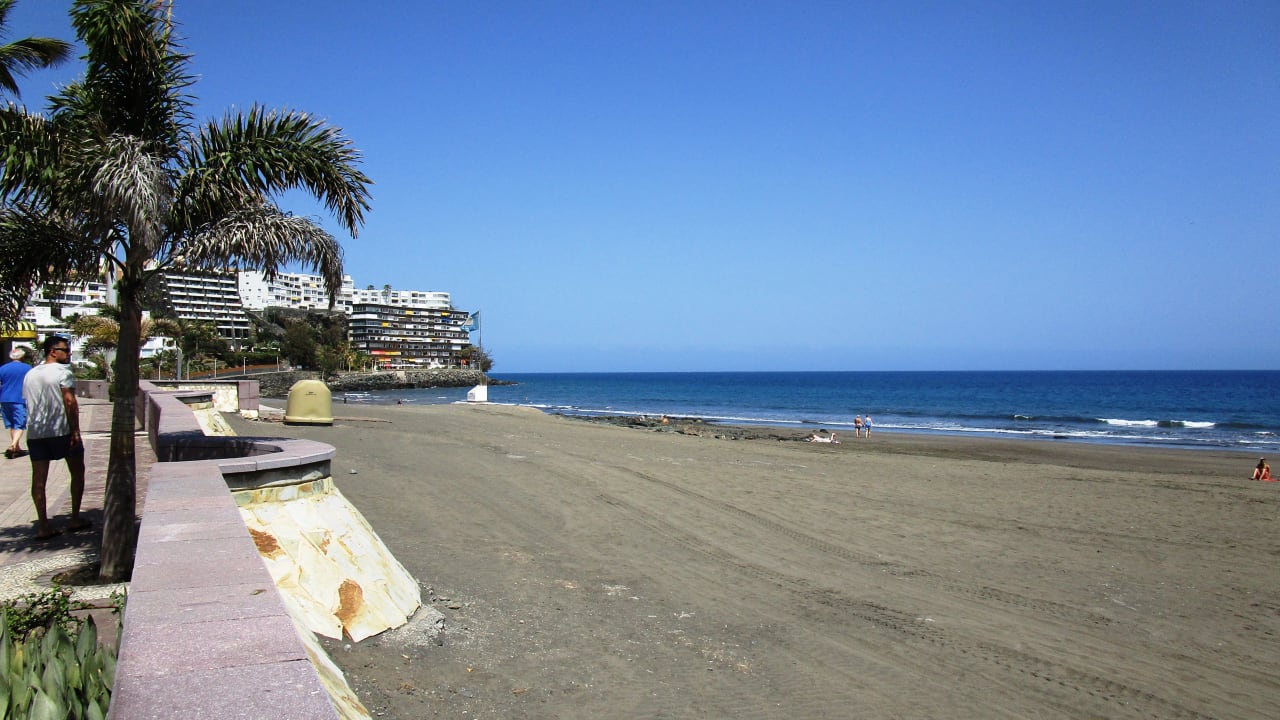 Strandabschnitt direkt hinter der Gartenanlage Bull Costa Canaria & Spa - Adults only