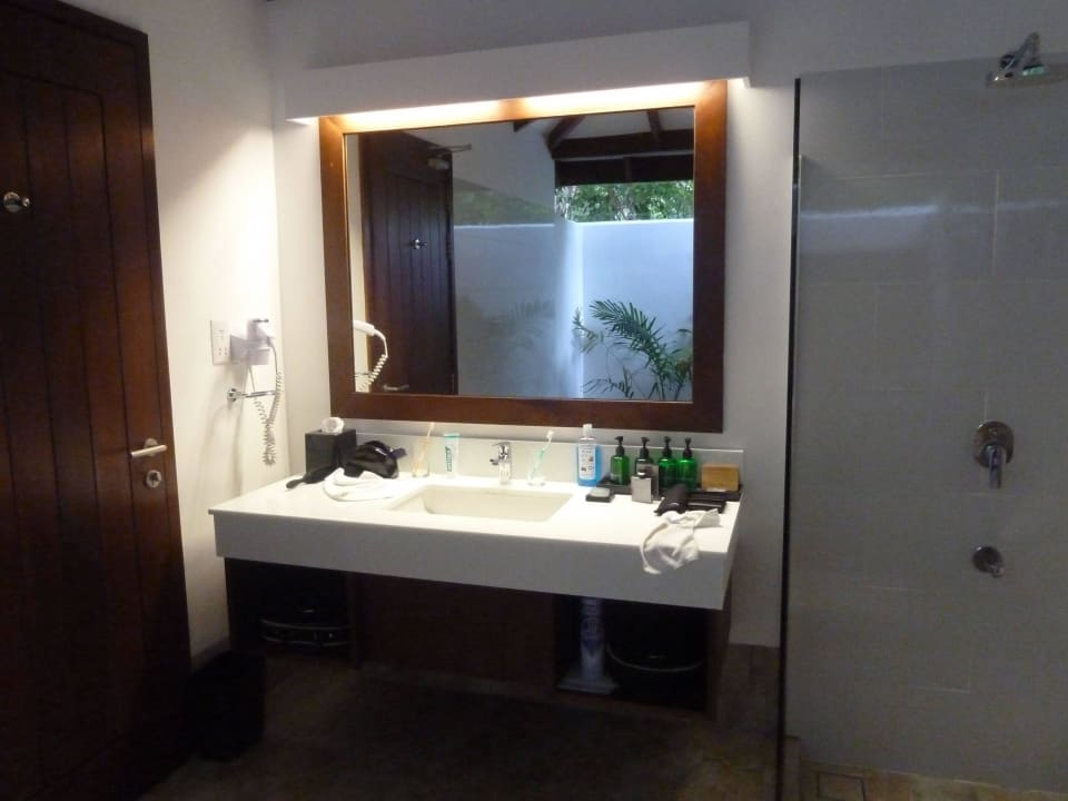 Badezimmer Premium Beach Villa 403 Summer Island Maldives