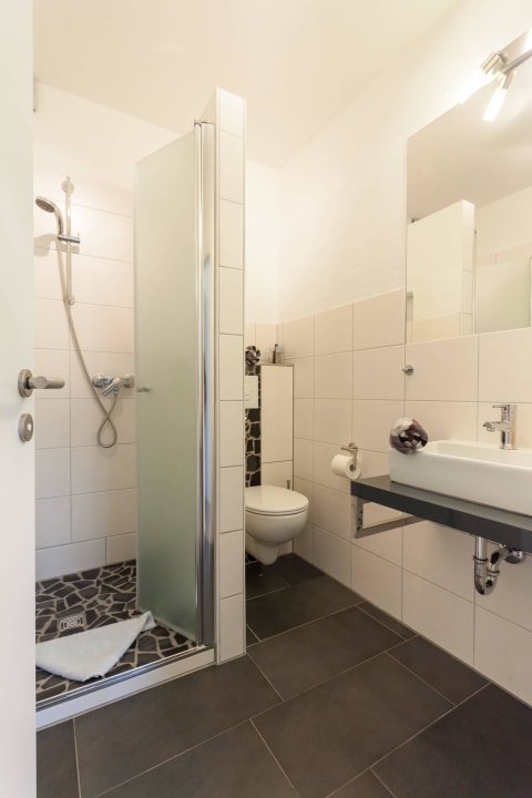 Standard Apartment Badezimmer Ferienwohnungen Landhaus Meran