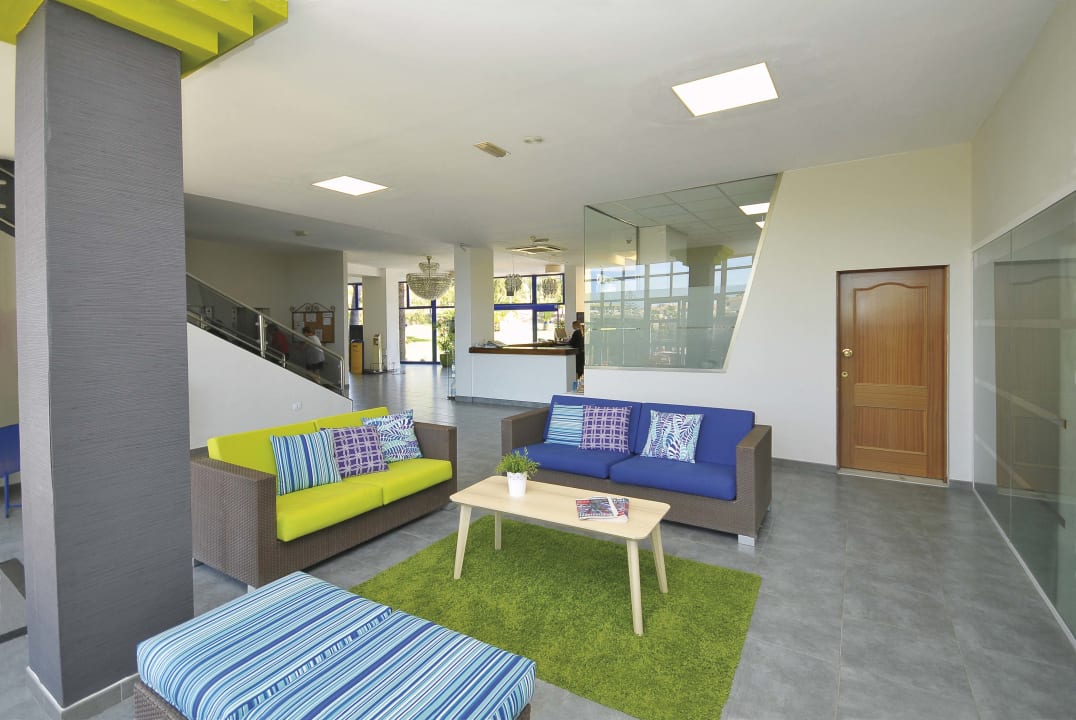 Lobby Hotel New Folias