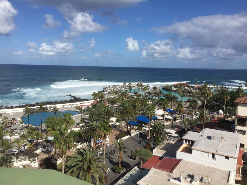 Ausblick von der dachterrasse das öf. Schwimmbad  Hotel ValleMar