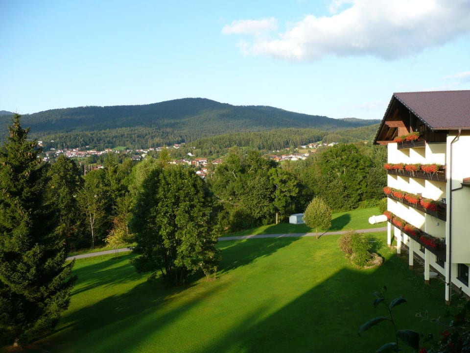 Blick vom Balkon Richtung Bodenmais Riederin Hotel & Chalets