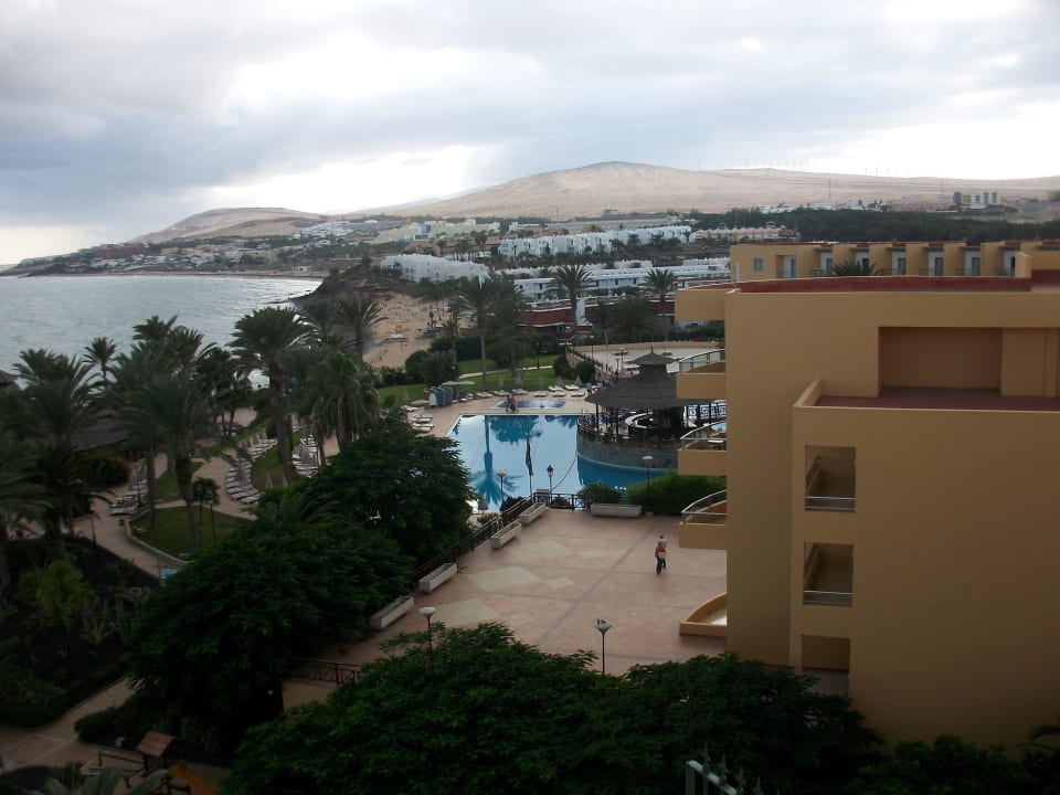 Blick vom SBH Nautilus zum Pool-Bereich SBH Beach  SBH Costa Calma Beach Resort
