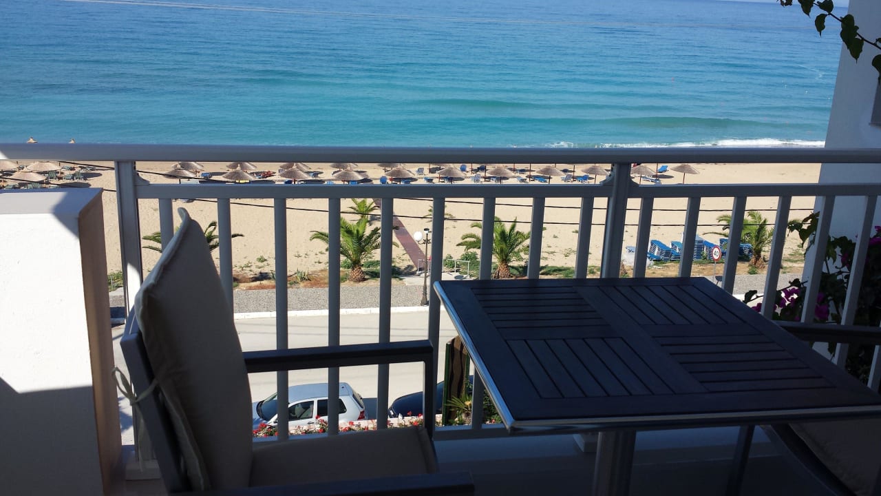 "Ausblick vom Zimmer" Apartments Haris (Vrachos) • HolidayCheck