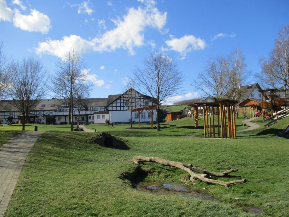 Außenansicht Landhaus Schulte-Göbel ... das Kinderparadies