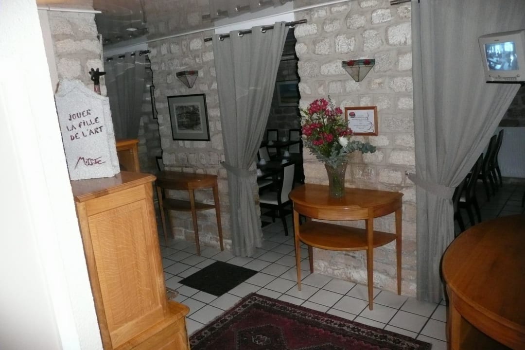 Am Frühstücksraum Hotel des Arts Montmatre