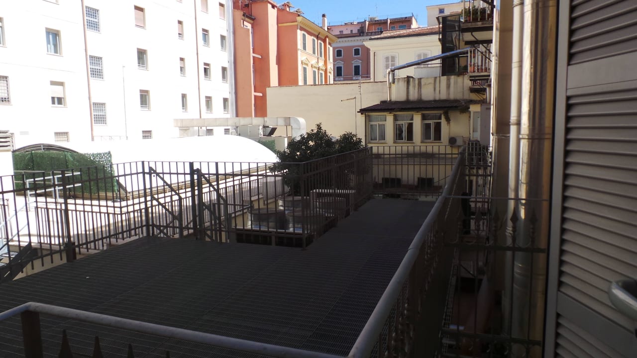 Auf den Hinterhof Hotel Camelia