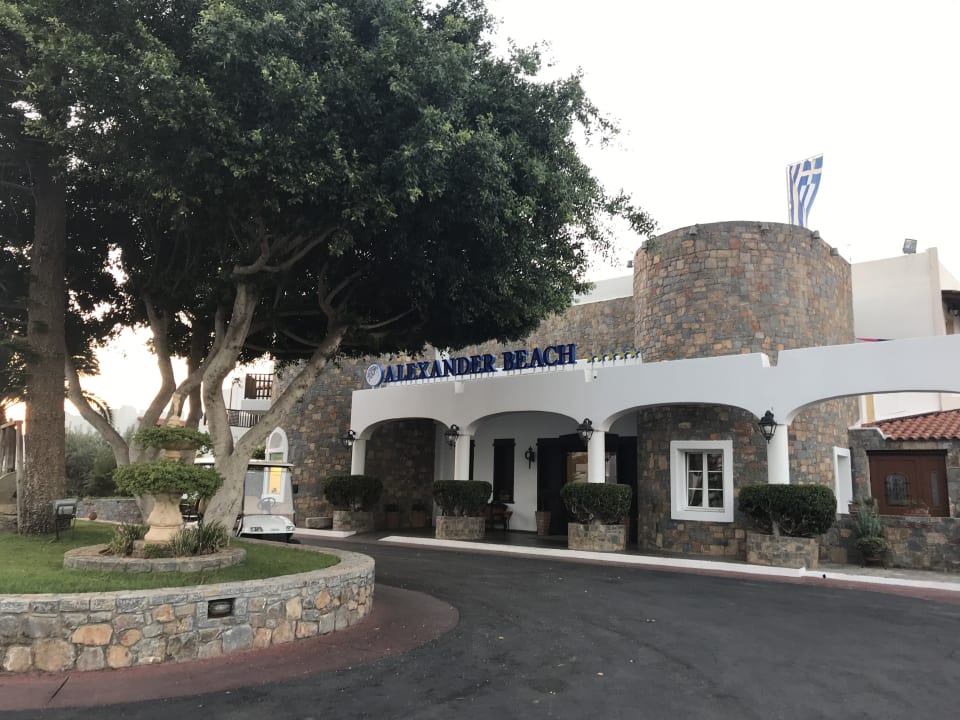 Außenansicht Alexander Beach Hotel & Village Resort