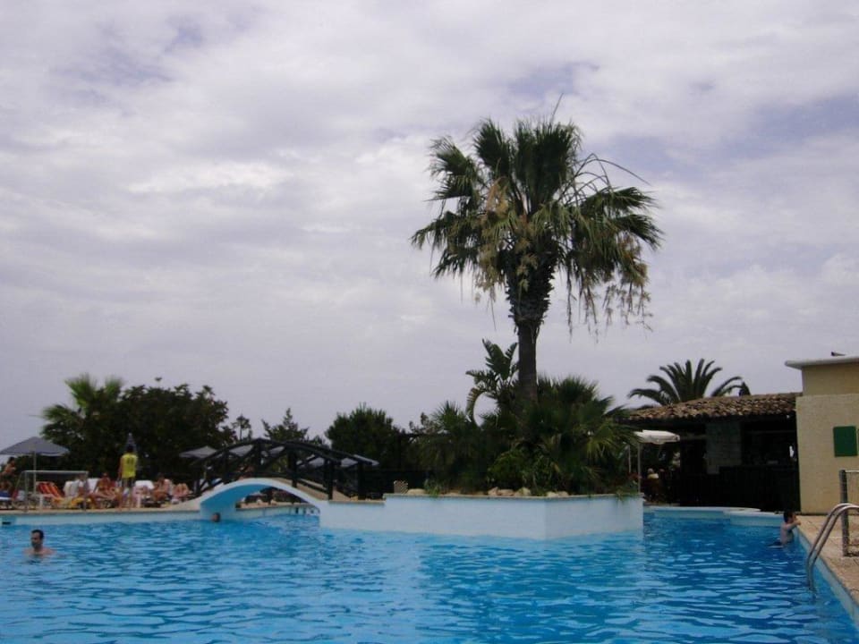 Pool Louis St. Elias Resort & Waterpark