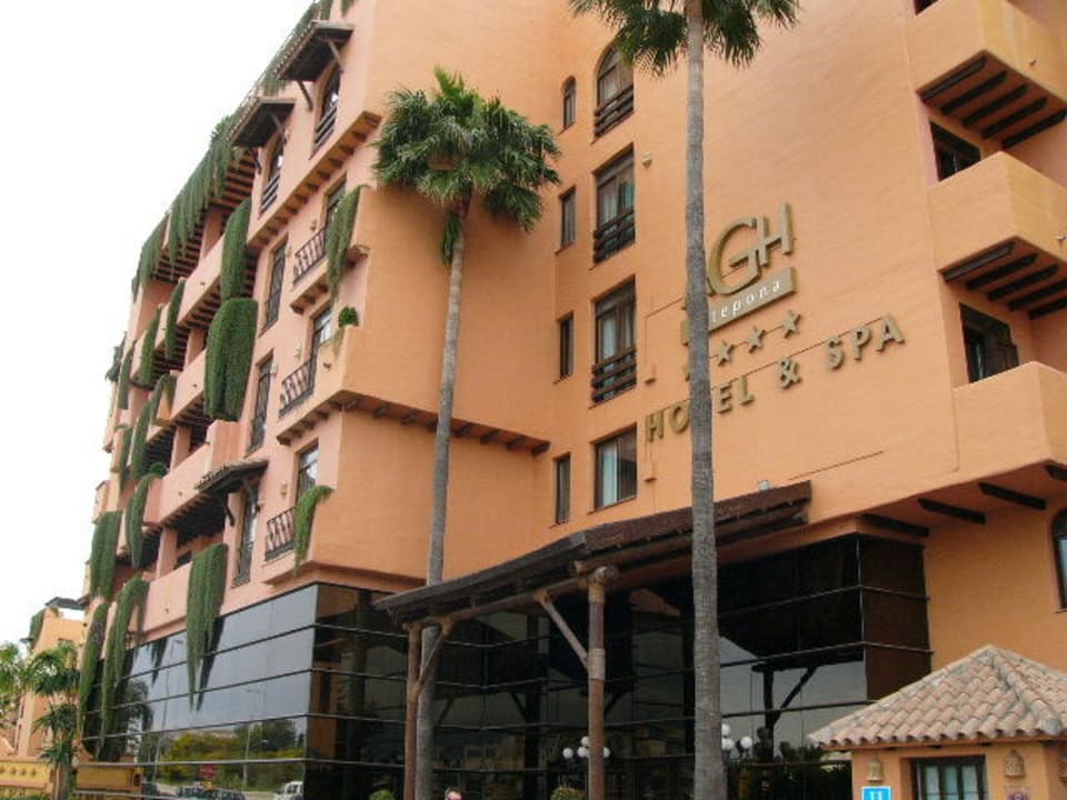 Frontansicht BlueBay Estepona Beach