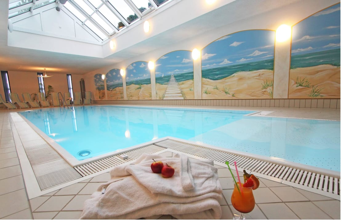 Schwimmbecken  AKZENT Hotel Am Burgholz