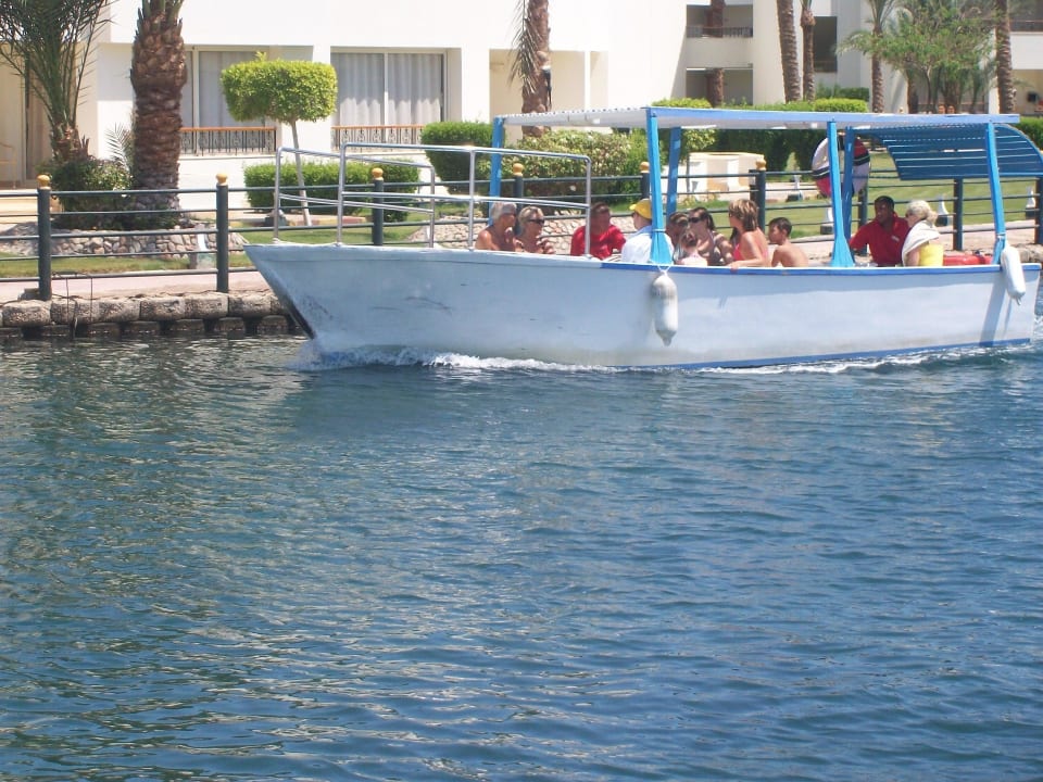 Mit dem Schiff auf der Lagune Pickalbatros Dana Beach Resort - Hurghada