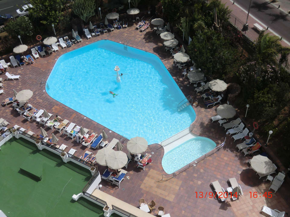 Von der Dachterrasse aus Hotel Caserio