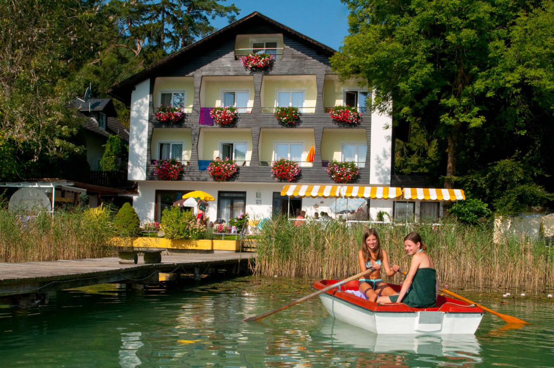 Vorderansicht Seeseite Pension Haus am See