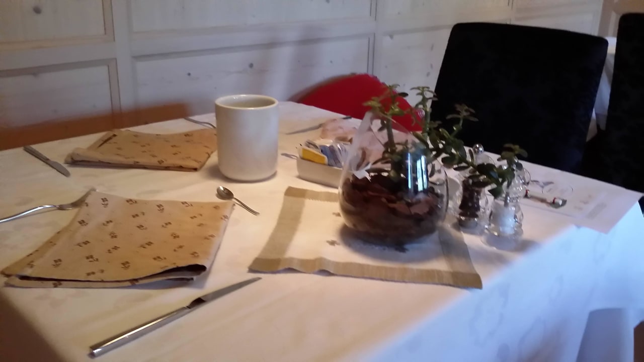 Stolik gotowy na sniadanie Hotel Biancaneve