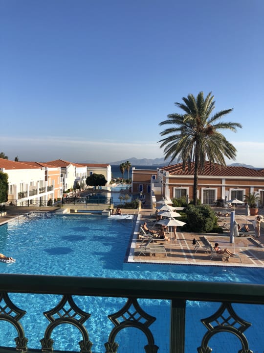 Pool Porto Bello Royal