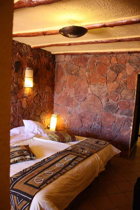 Das riesige Bett Hotel Xaluca Dades