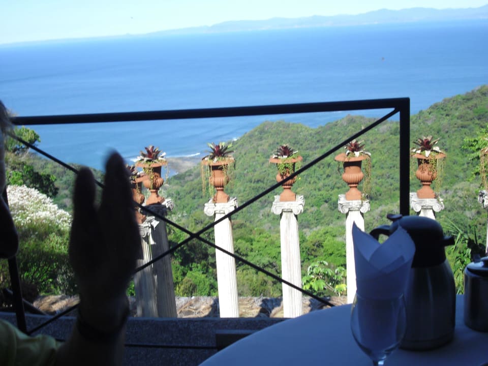 Von der Bar über Amphitheater zum Meer Villa Caletas