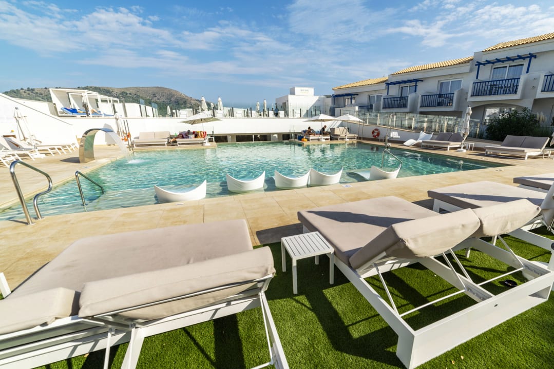 Pool Parque Nereida Suites Hotel