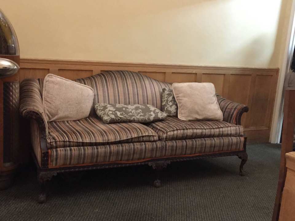 Sofa in der Lobby Hotel Aida Plaza