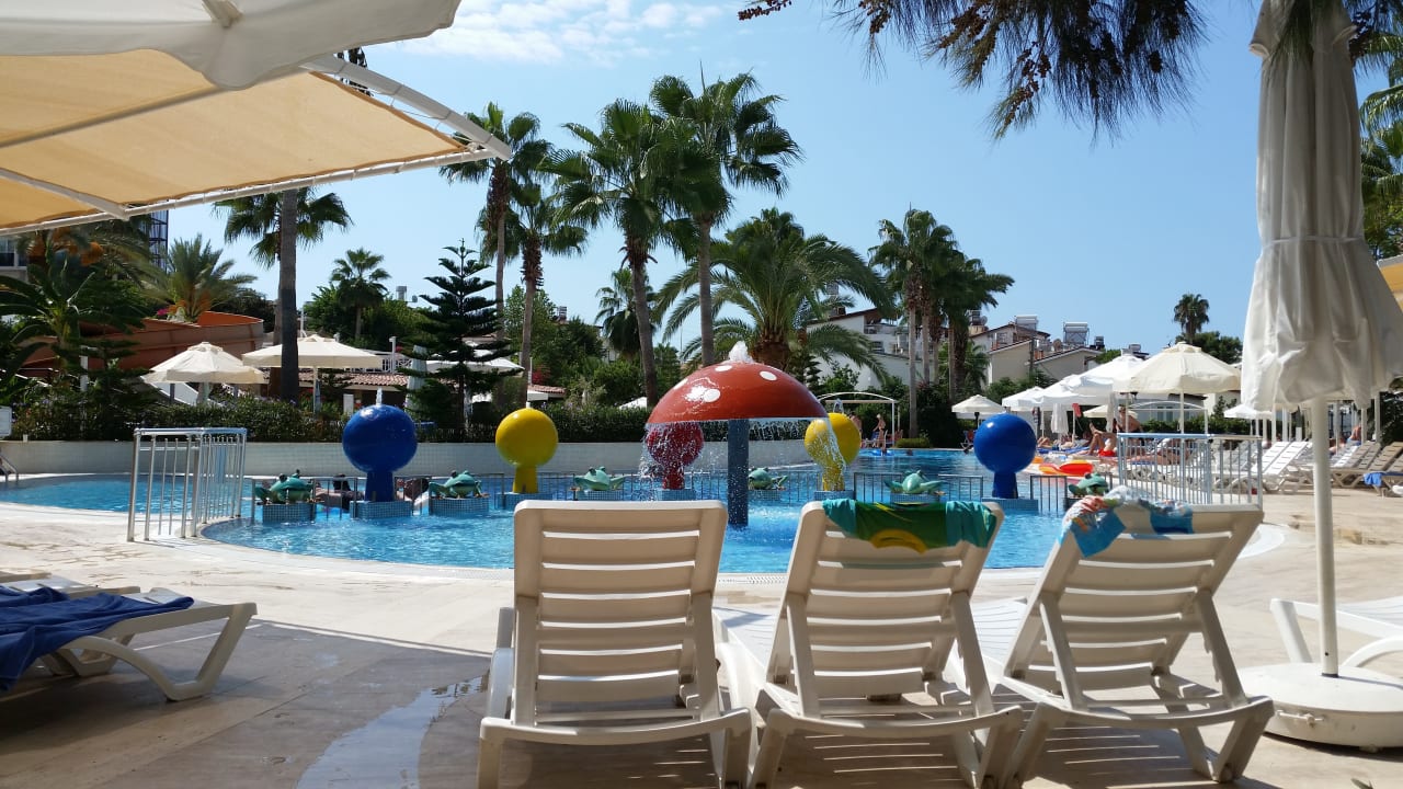 Pool Seaden Corolla Hotel