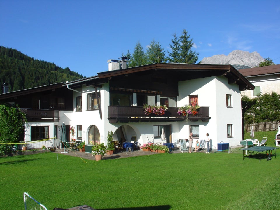 Hausansicht Ferienwohnungen Walk